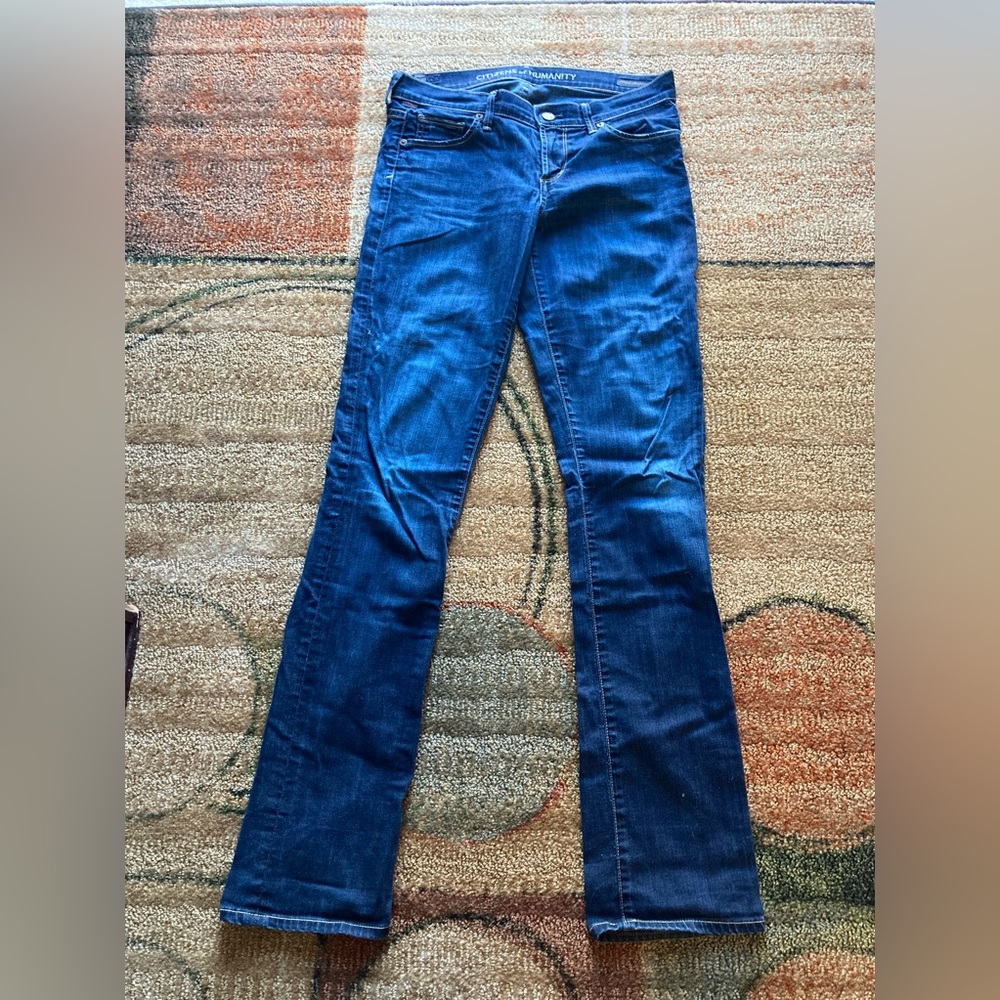 Citizens of Humanity Dark Wash slightly distressed straight leg Denim women’s 27